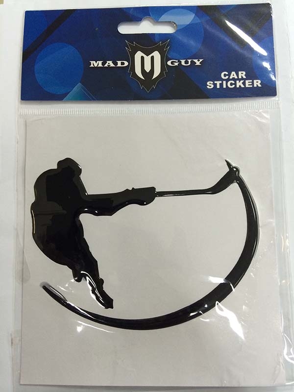 Наклейка на авто MAD GUY (хоккеист в броске) от магазина SPHF.ru